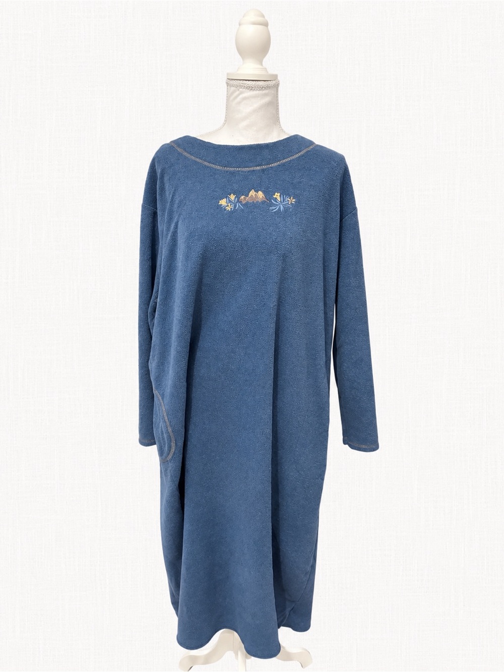 Vintage Wonderbra Blue Fleece Nightgown Size L Embroidered
